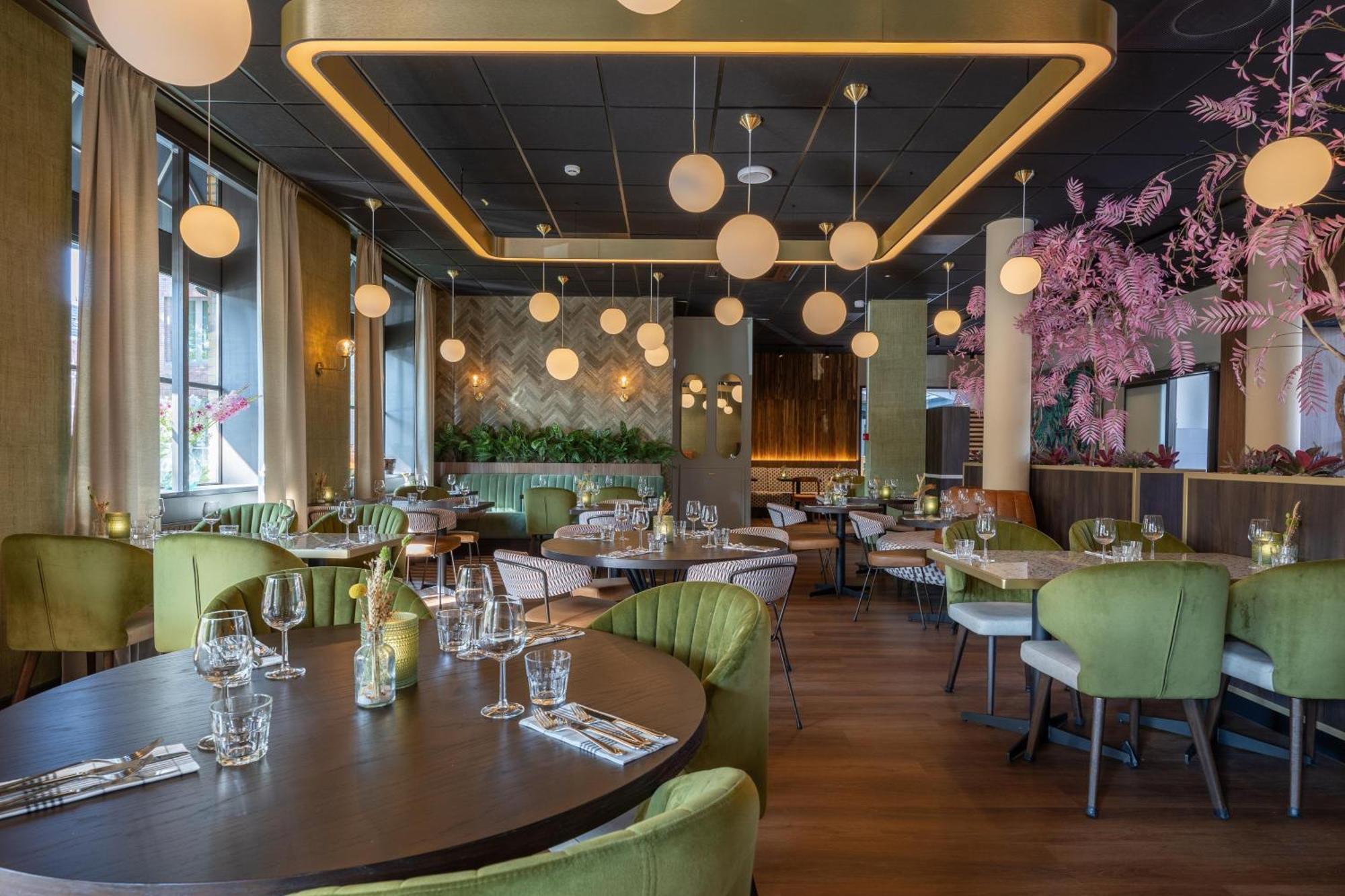 Leonardo Hotel Breda City Center Экстерьер фото